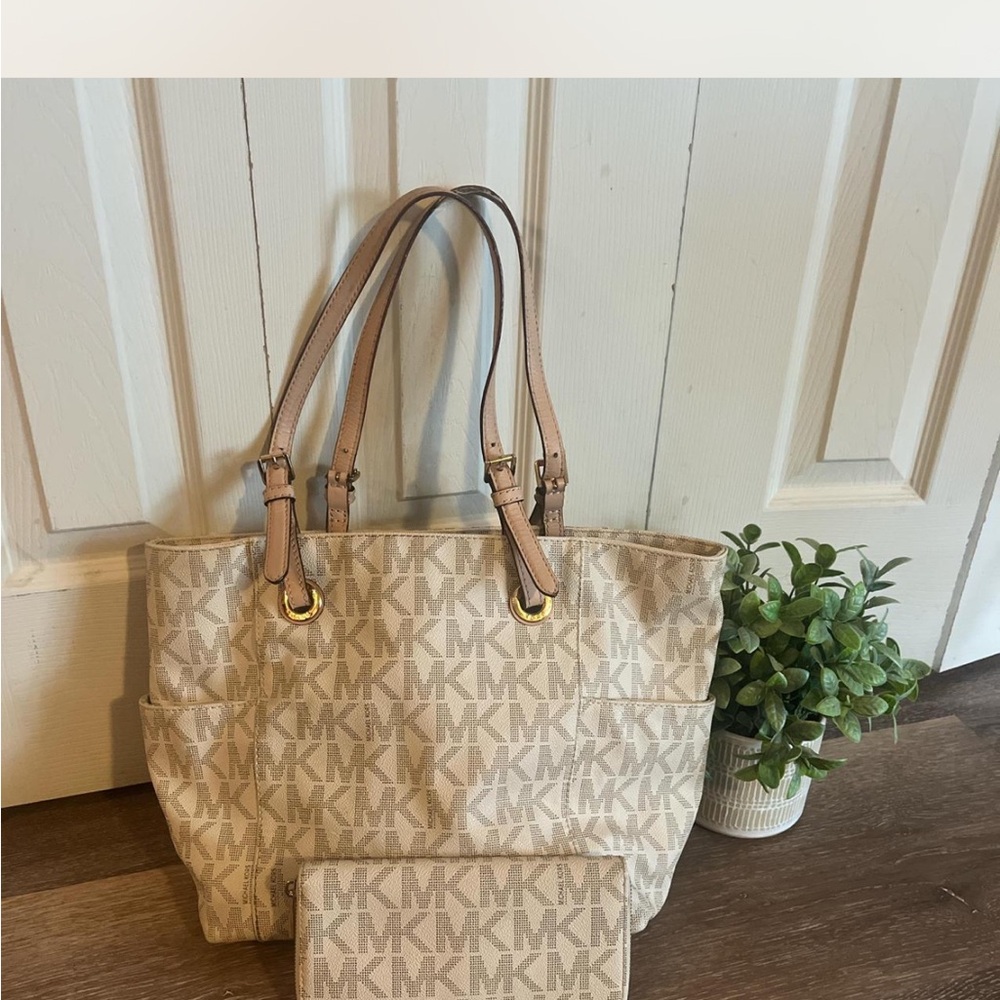 Michael Kors Beige Tote Bag and Wallet Set
